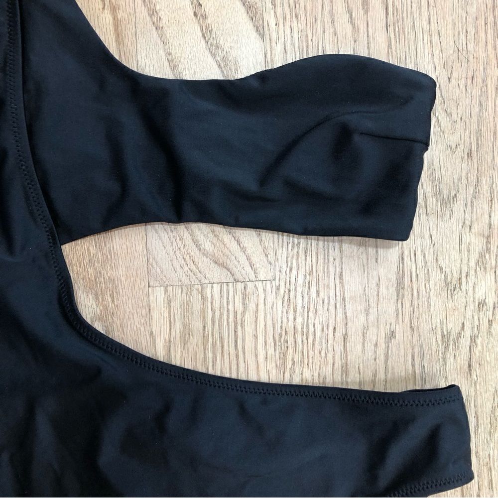 Kendall and Kylie One Piece Swimsuit - Picture 3 of 6